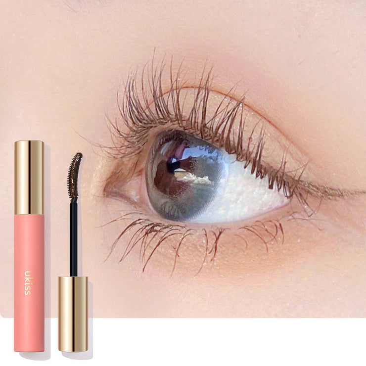 Eyelash Primer Is Waterproof  Long And Curling Without Smudging